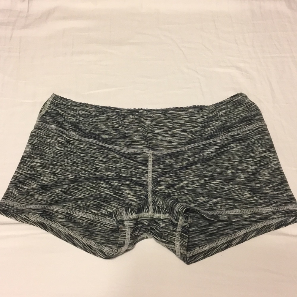 Fleo shorts: Tenacious